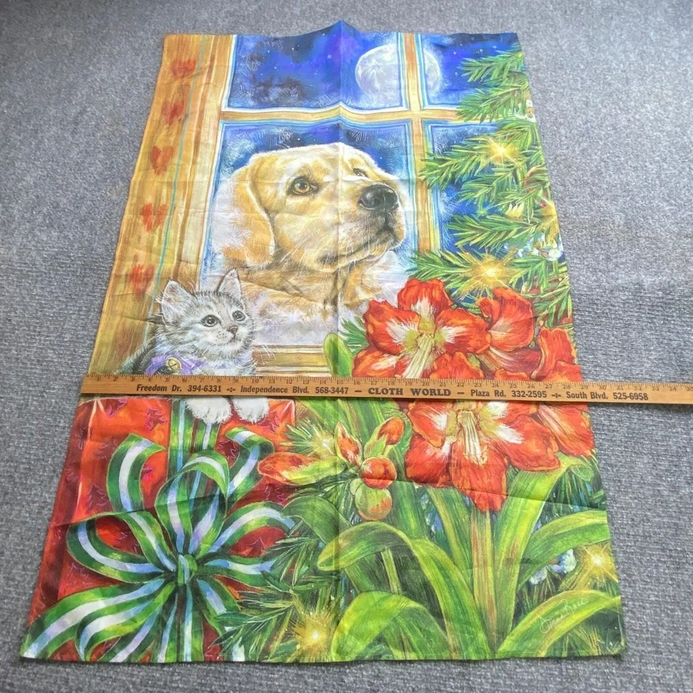 Evergreen Donna Race Dog Cat House Flag 43x29 Peaceful Pets 2012 Holiday‎ Xmas